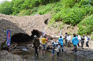 氷のトンネル