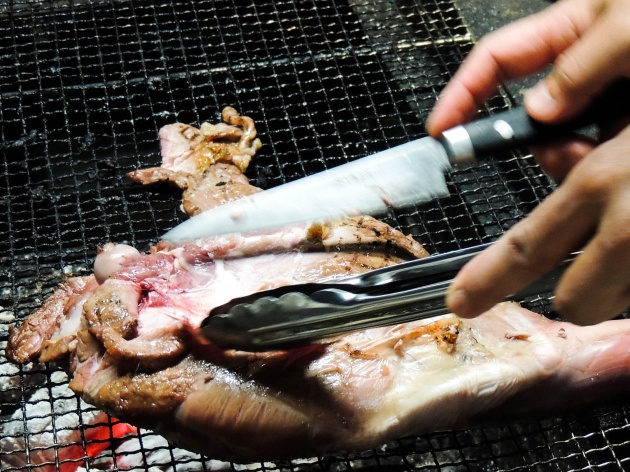 シカモモ肉の丸焼き