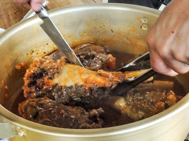 オッソブーコ風すね肉の煮込み