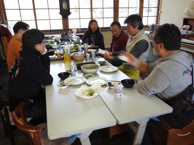 西興部村エゾシカエコツアーで山菜ディナー