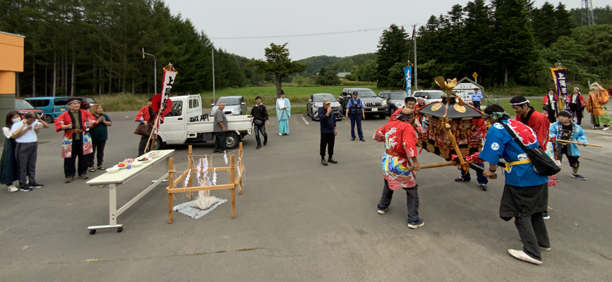 上興部神社祭の様子